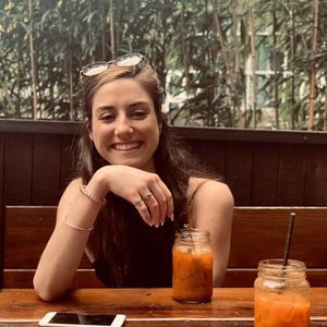 Meet your Posher, Kara maureen